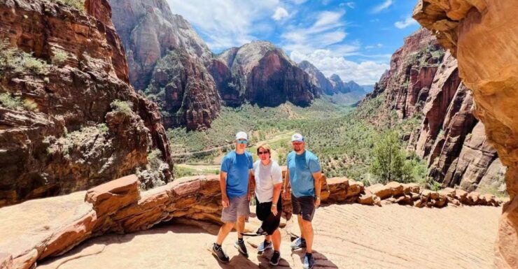 Las Vegas: VIP Guided Photography & Hiking Tour of Zion National Park - Experience and Highlights