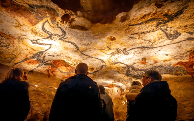 Lascaux IV: Full Replica Cave Experience Ticket - Visitor Amenities
