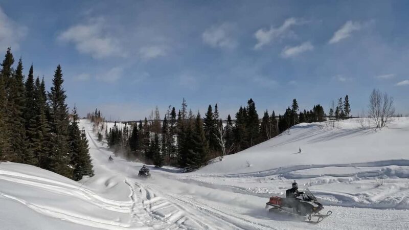 L'Ascension: Snowmobiling Upper Laurentians 2hrs - An Introduction to the Snowmobiling Experience