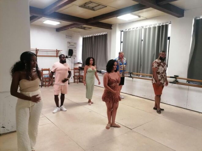 Latin Dance and Salsa Class in Granada Experience - Inclusions