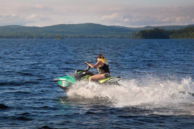 Laurentians Experience in Jetski on Lac-des-Pages - Scenic Lake Views and Photo Opportunities