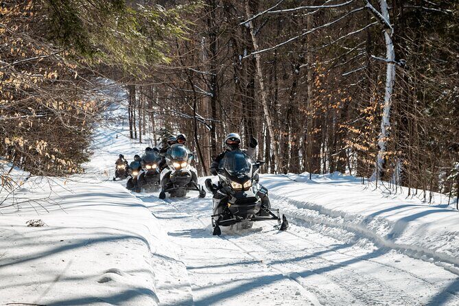 Laurentians: Guided excursion by snowmobile - The Experience in Detail
