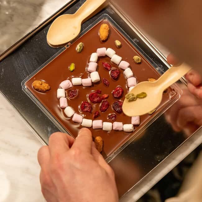 Lausanne: Between exploring the city and gourmet tasting - Scenic Viewpoint and Market Visit