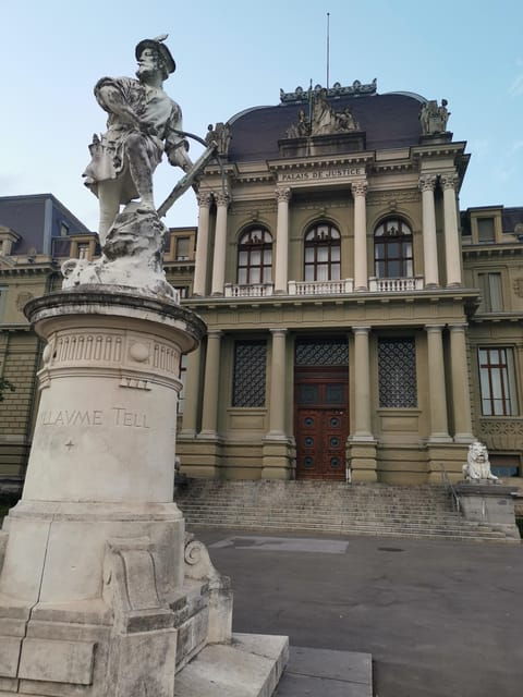 Lausanne: Old Town Guided Walking Tour - Tour Experience