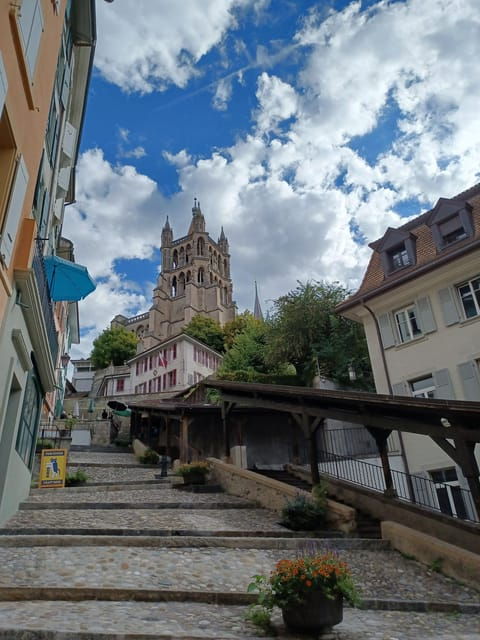 Lausanne: Private Chocolate and History Tour - Good To Know