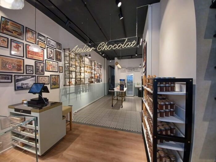 Lausanne: Private Chocolate and History Tour - Embracing the Cultural and Historical Insights