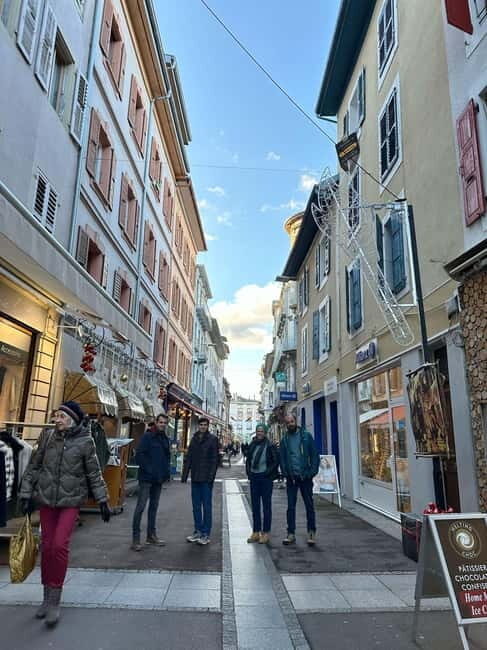 Lausanne: Walking Tour with Chocolate Tastings & Metro - How the Tour Unfolds