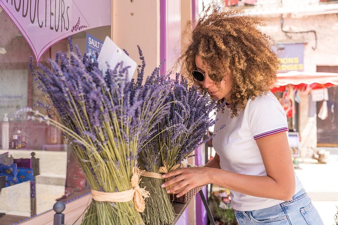 Lavender in Luberon Small Group Half-Day Trip - Tour Guide Experience