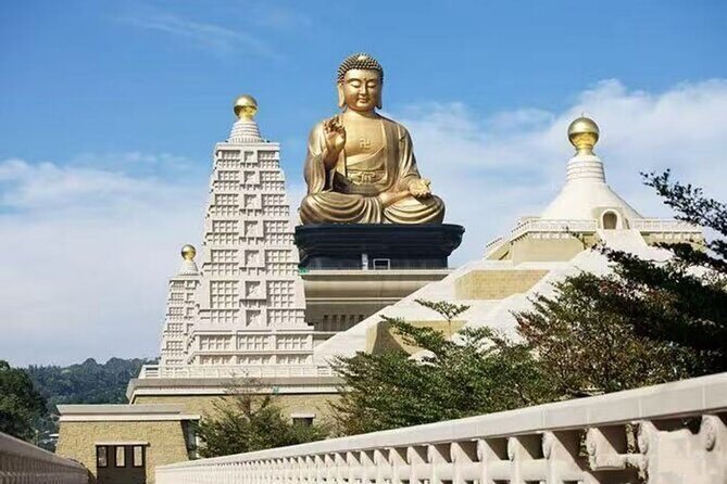 Layers of Serenity and Vibrance: A Day Painted in Kaohsiung - Artistic Vibes at Pier-2 Art Center