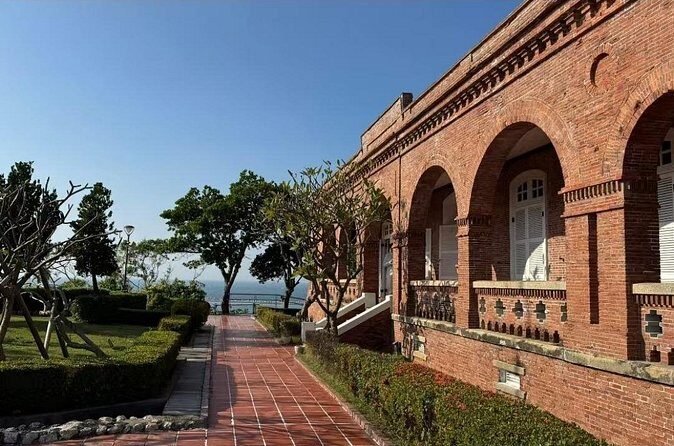 Layers of Serenity and Vibrance: A Day Painted in Kaohsiung - Who Is This Tour Best For?