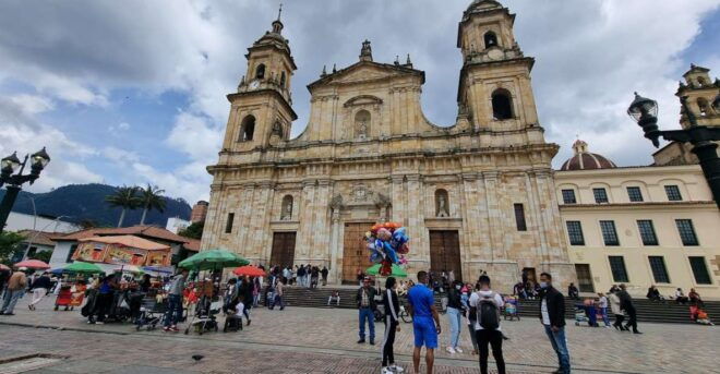 Layover City Tour or Conexion in Bogota - Location and Tour Options
