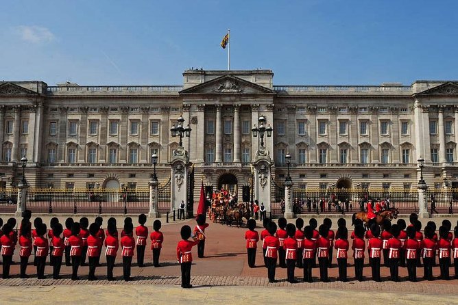 Layover London Private Tour From Heathrow Airport - Meet and Greet at Heathrow Airport