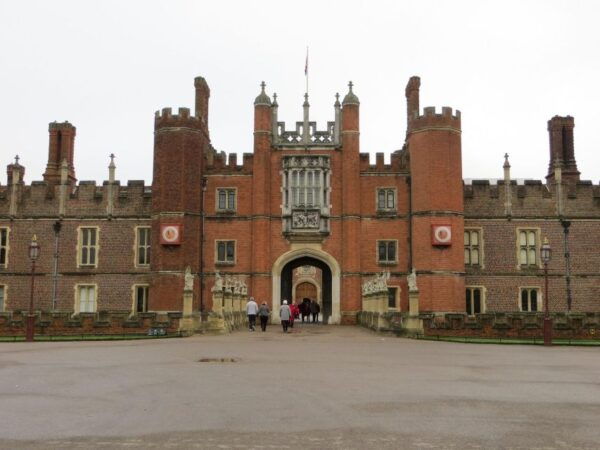 Layover Private Tour of Hampton Court Palace Fast Track Pass - Private Transport and Pick Up