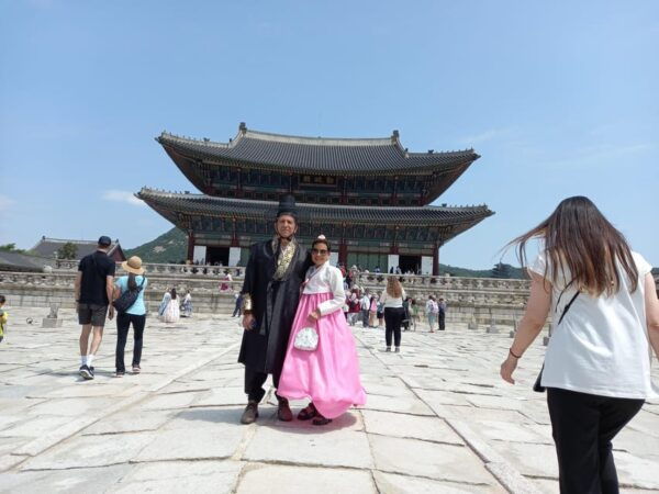Layover Tour to Gyeongbokgung-Folk Museum-Bukchon-Insadong - Booking Information