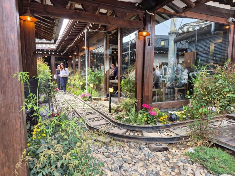 Layover tour to Seoul Gyeongbokgung Palace and key places - 1. Gyeongbokgung Palace (1 hour guided tour)