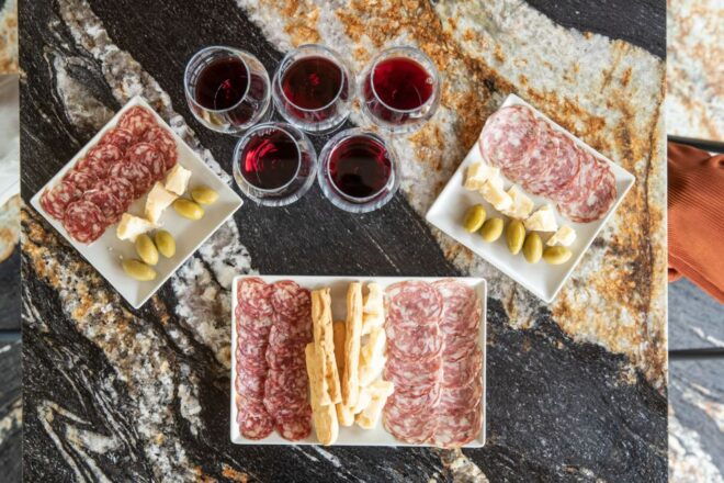 Lazise: Vineyard Tour and Organic Wine Tasting - Experience Highlights
