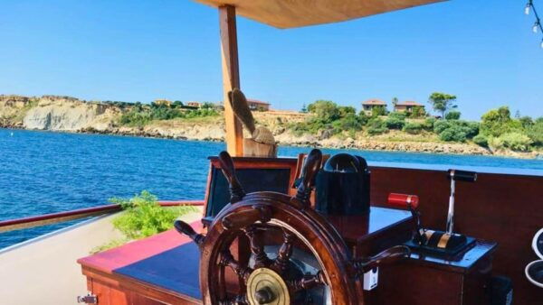 Le Castella: Capo Rizzuto Marine Protected Area Boat Tour - Boat Excursion Details