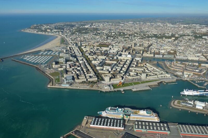 LE HAVRE: 20 Minutes Helicopter Flying LEsson - Good To Know