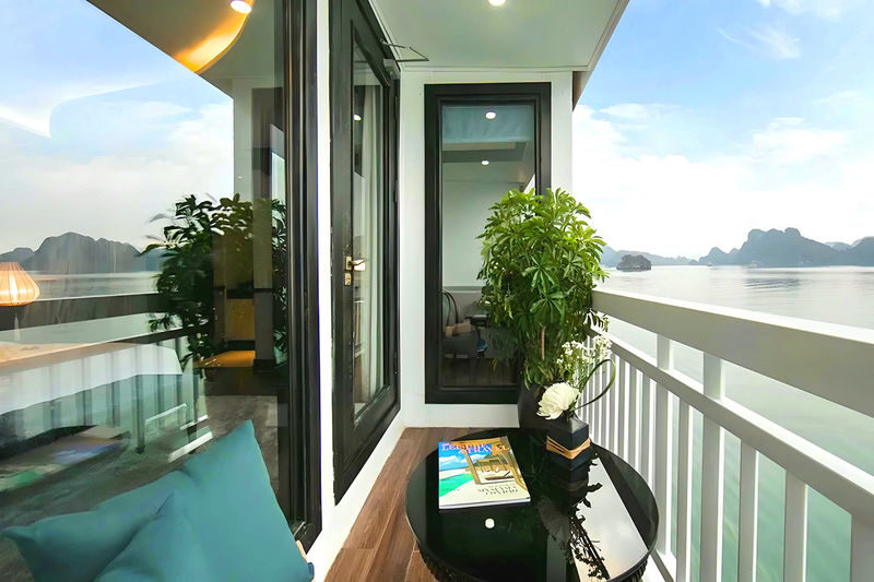 Le Journey Luxury 2D1N Cruise: Ha Long Bay & Lan Ha Bay Tour - What the cabin and service are like
