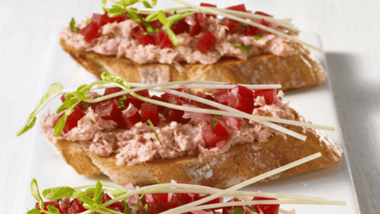 Le Mans Gourmet Food Walking Tour Discover Sarthes Flavors - Indulging in the Gourmet Restaurant Lunch