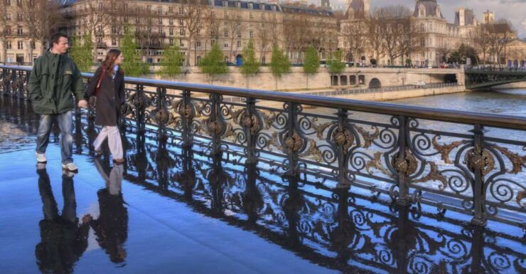 Le Marais: Explore Old Paris With a Local Host - Explore the Hidden Gems of the Neighborhood