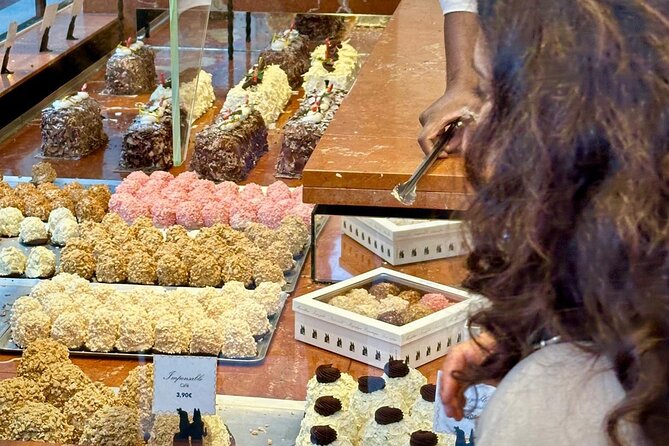 Le Marais Food Tour - Bakeries, Chocolate and Patisseries - Indulging in Chocolate Delights