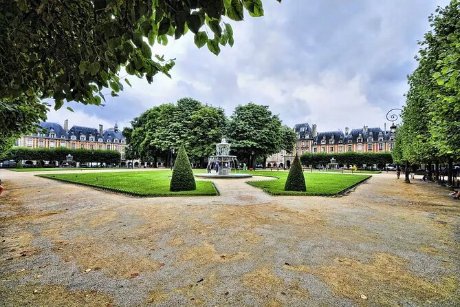 Le Marais, Metro and Indian Meal in Paris - Walking Tour of Le Marais