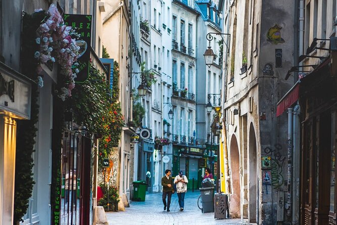 Le Marais, Metro and Indian Meal in Paris - Learn About the Local Culture and Lifestyle