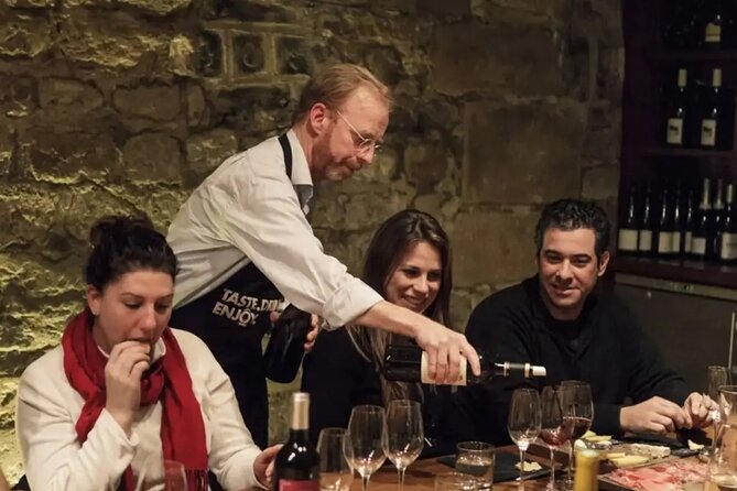 Le Marais Private Tour With Falafel & Wine Tasting & Pick up - The Sum Up