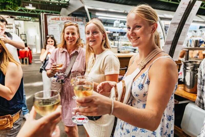 Le Marais Walking Food Tour with Cheese, Wine & Pastries - Exploring the Le Marais Walking Food Tour with Cheese, Wine & Pastries