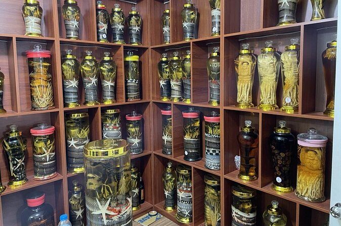 Le Mat Snake Village Tour with 10 Dishes in Hanoi - Frequently Asked Questions