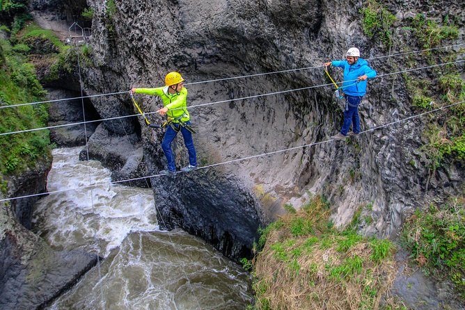 Leaning Ladder Circuit, 4 Activities on an Impressive Cascade - Activity 1: Ladder Climbing