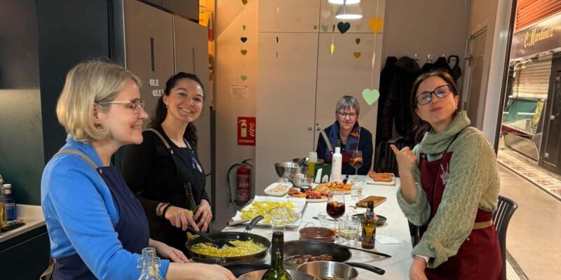 Learn about Spanish cuisine: Paella & Rice dishes - Who Should Book?