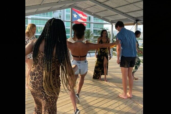 Learn Salsa in San Juan - Vivid beginner lesson - Good To Know