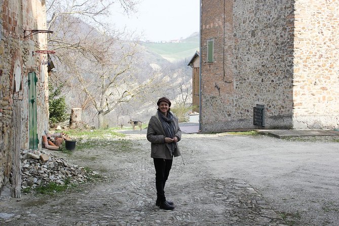 Learn to Cook Regional Italian Cuisine With a Local in a Rural Estate Home - Background