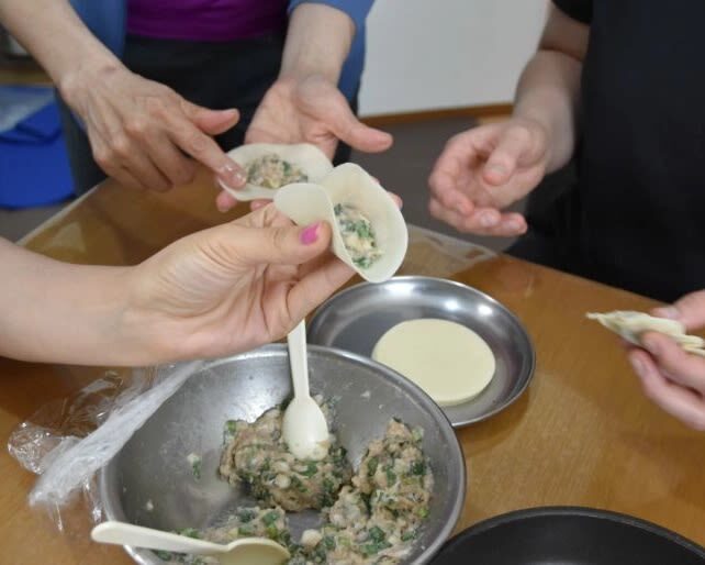 Learn to Make Home-style Tempura Udon and Gyoza in Tokyo (2.5 hours) - Tempura and gyoza: the hands-on part