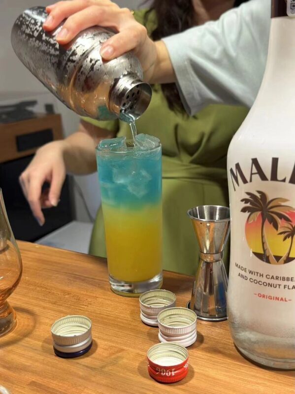 Learn to Mix Cocktails and Make Friends at a Yongjia Road Bar - Eatwith - What Making Two Drinks Adds to the Evening