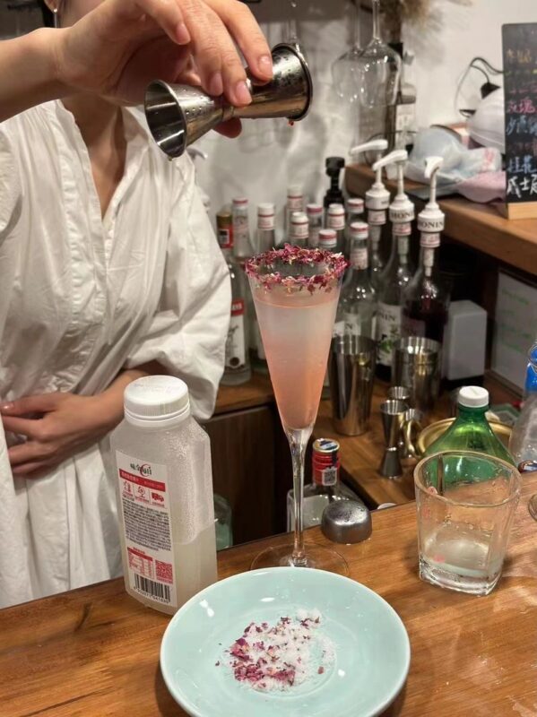 Learn to Mix Cocktails and Make Friends at a Yongjia Road Bar - Eatwith - The Bar’s Easygoing Approach