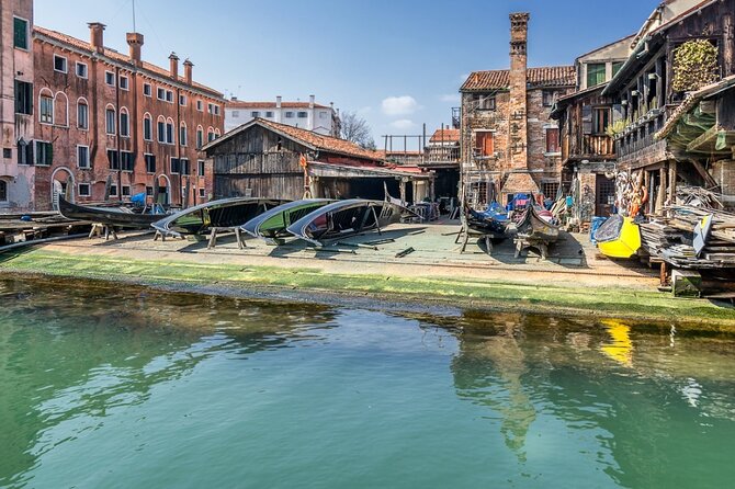 Learn to Row Private Activity by Boat and Aperitif in Venice - Meeting and Pickup Details