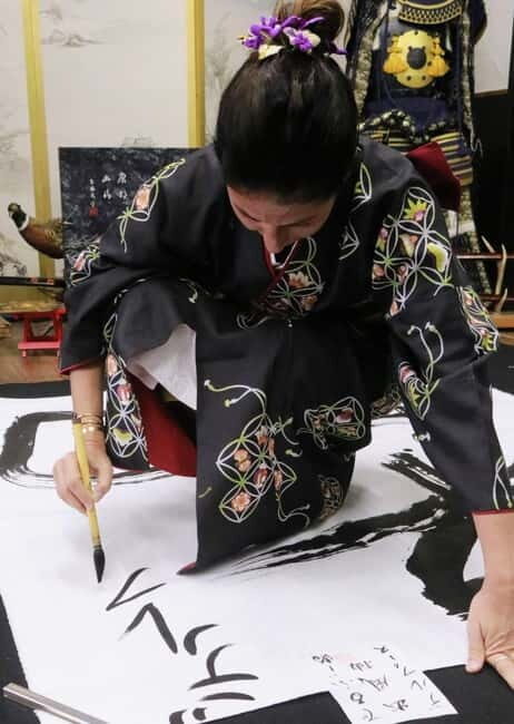 Learning Shodo with a kimono and Trying Samurai Calligraphy - FAQ