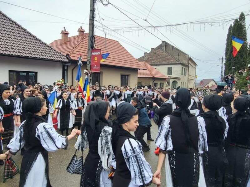 Learning toghether Transylvanian dances in Sibiu - Who Is This Tour Best For?