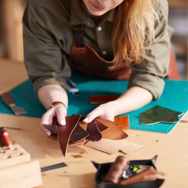 Leather and Passion: A Tour of Florentine Craftsmanship - Recommended Attire