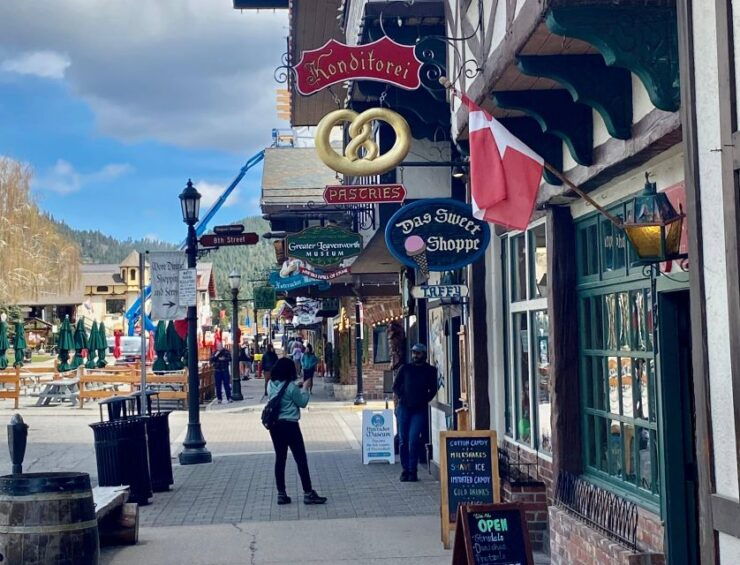 Leavenworth: German-Themed Self-Guided Audio Walking Tour - Tour Features