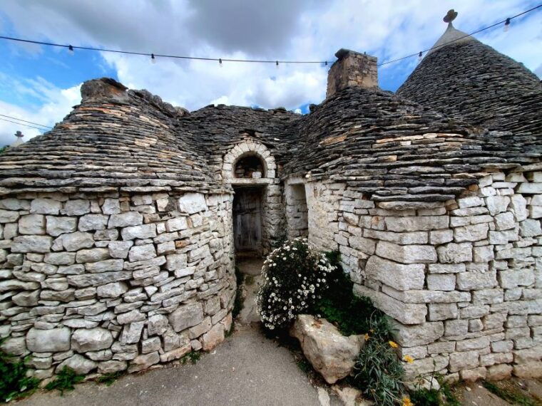 Lecce: Alberobello, Locorotondo, Ostuni & Apulian Brunch - Exploring Alberobello