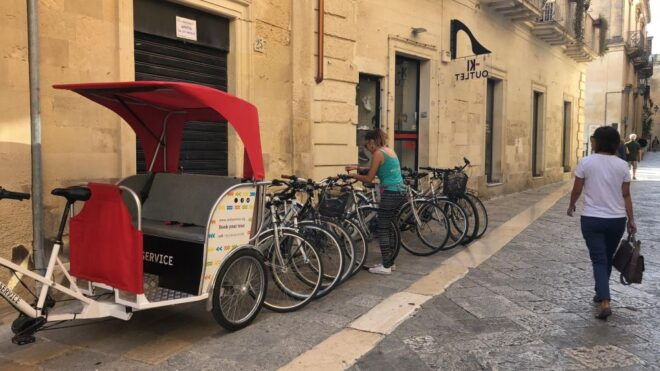 Lecce: City Highlights Guided Tour by Rickshaw - Customer Reviews