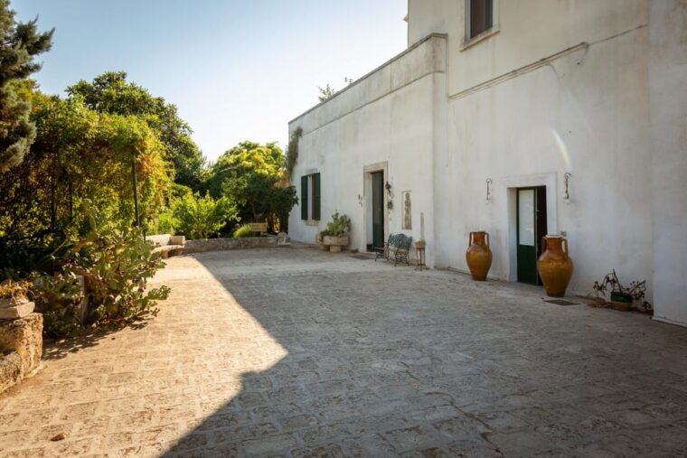 Lecce: Golden Vine Escape - Sunset Picnic & Wine Tasting - Meeting Point and Directions