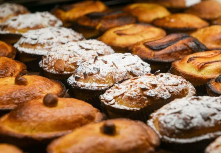 Lecce: Guided Tour & Street Food Tasting by Rickshaw - Professional Guide and Group Size