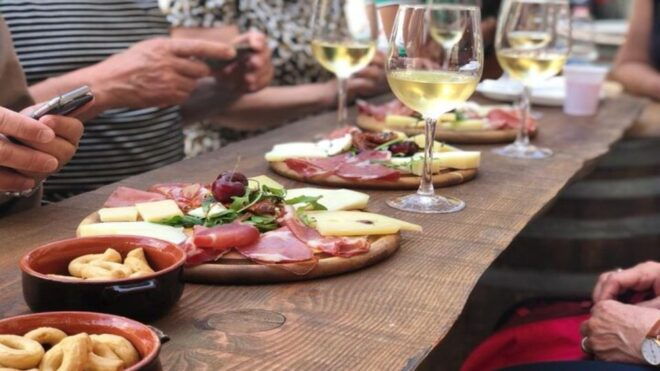 Lecce Wine Tour: Bike Guided Tour & Wine Tasting - Experience Description