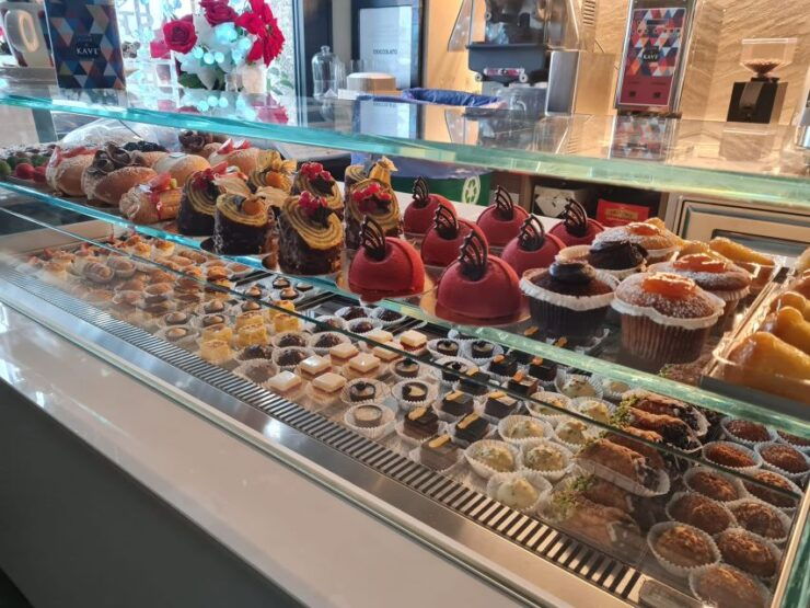 Lecco: City Self-Tour With Lunch, Aperitif, & Dinner - Good To Know