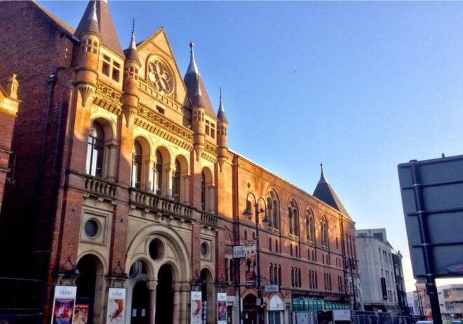 Leeds Scavenger Hunt and Sights Self-Guided Tour - Tour Directions and Tips